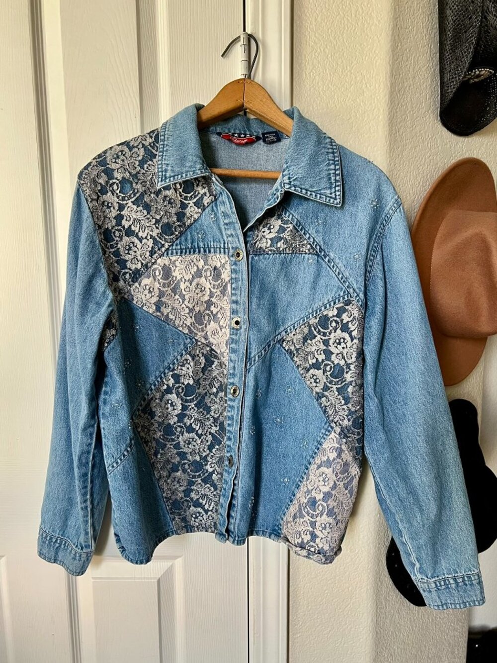 Vintage USA Classic Lace Patchwork Denim Jacket Size L